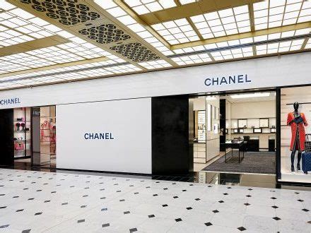 chanel aeroport|CHANEL AEROPORT CHARLES DE GAULLE T2E Porte L.